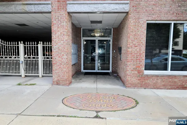 411-419 CHESTNUT 3C
