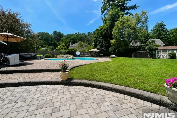 19 HUNTERDON PL