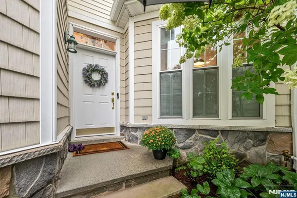 4 KINGSLEY EVANS CIR