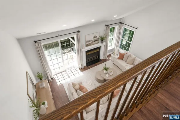 25 WOODS EDGE RD 25