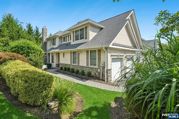 12 SCHINDLER CT 12