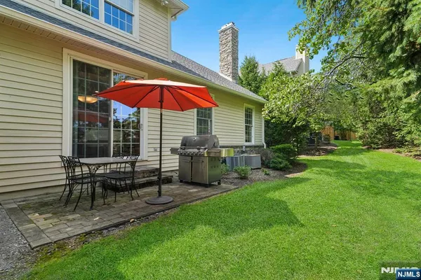 12 SCHINDLER CT 12