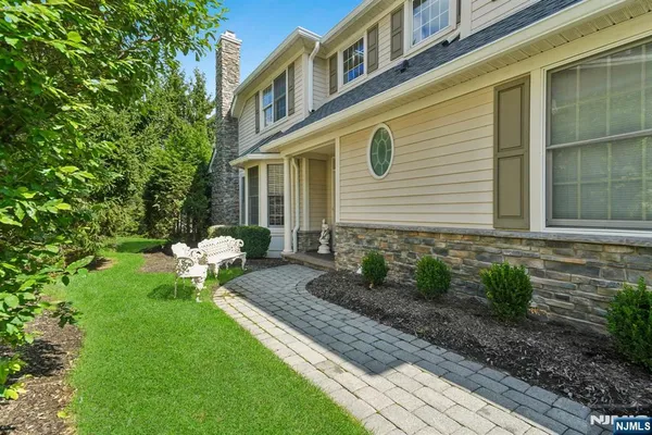 12 SCHINDLER CT 12