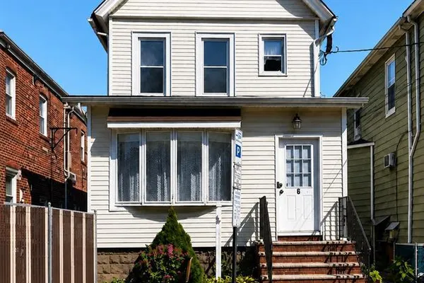 6 LINCOLN PL