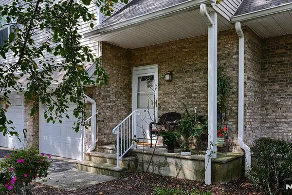 58 PARKSIDE CT