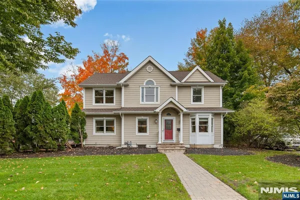 352 WESTFIELD AVE