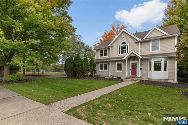 352 WESTFIELD AVE