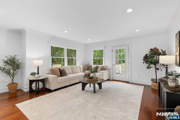 352 WESTFIELD AVE
