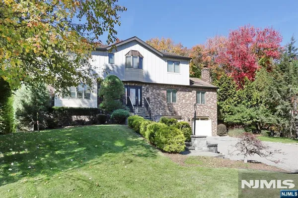 29 FOX HOLLOW RD