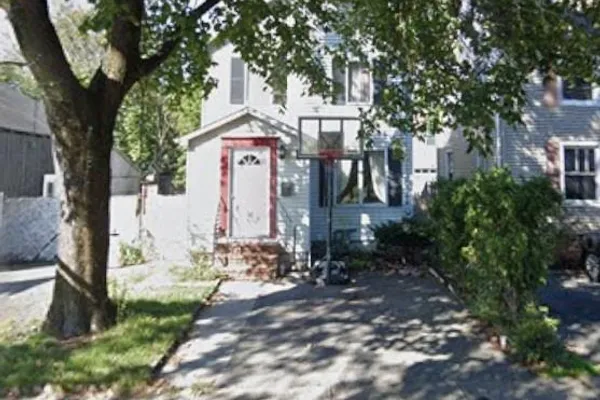 46 W RAILROAD AVE