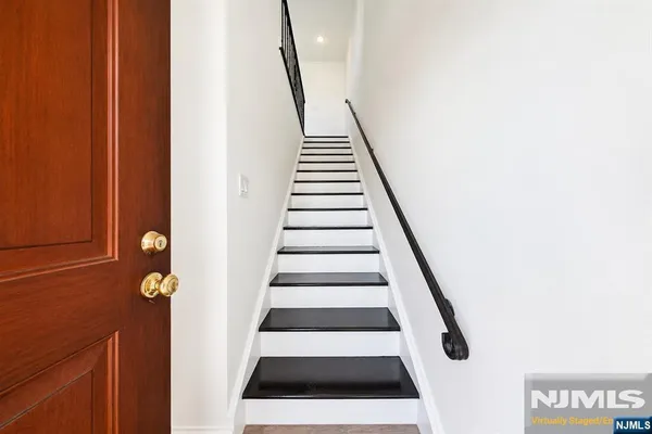245 EDMUND AVE 3