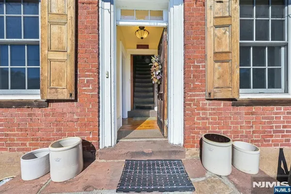 404 WASHINGTON AVE