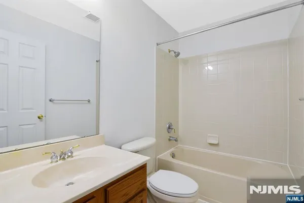 12 ALEXANDER CT 12
