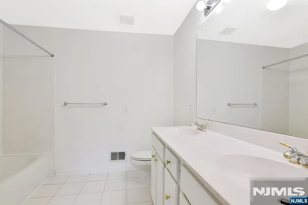 12 ALEXANDER CT 12
