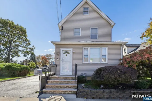 186 GRAND ST