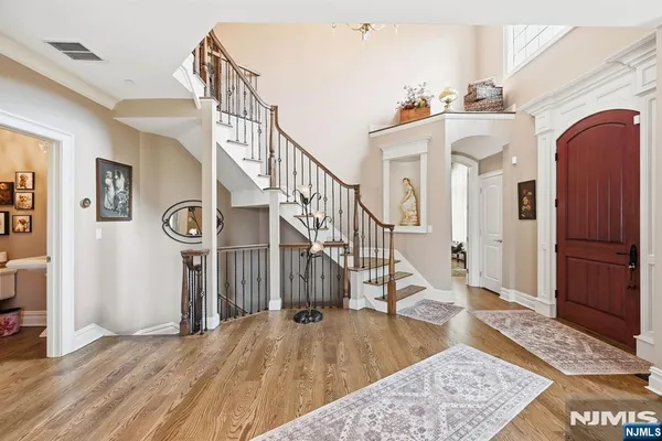 103 WINDSOR LN