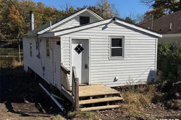 12 HILLTOP RD