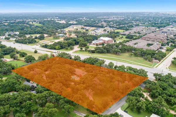 2740 W SOUTHLAKE BLVD