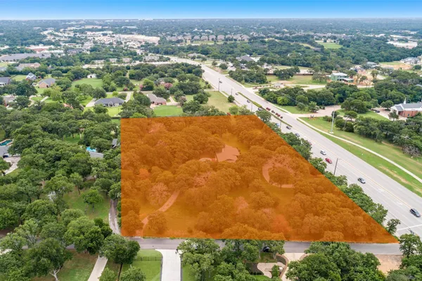 2740 W SOUTHLAKE BLVD