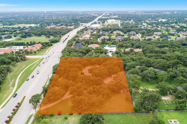 2740 W SOUTHLAKE BLVD