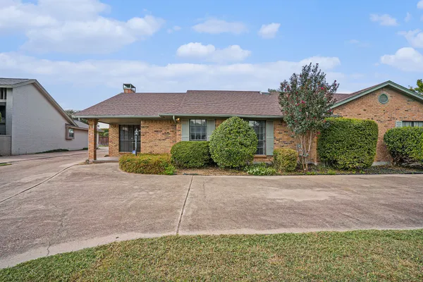 5118 LEDGESTONE DR