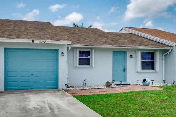 5692 SW STONINGTON WAY 5692