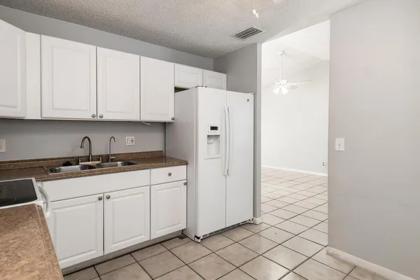 5692 SW STONINGTON WAY 5692