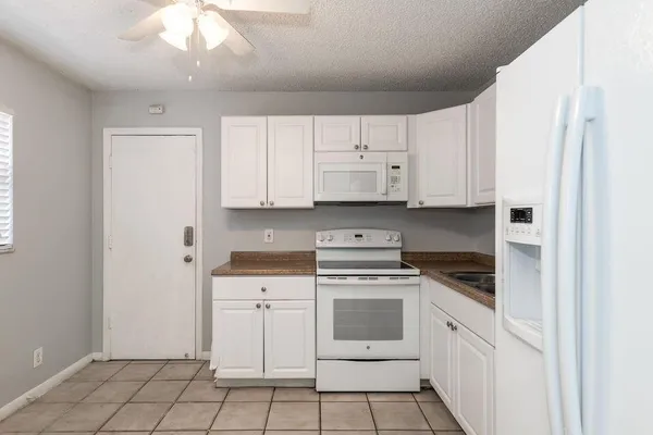 5692 SW STONINGTON WAY 5692