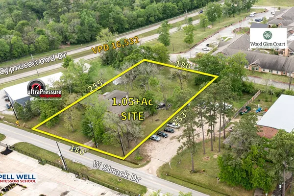 17427 W STRACK DR