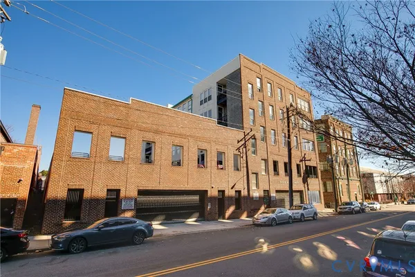 1414 W MARSHALL ST U402