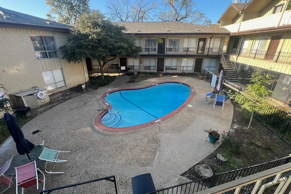 5000 BOWSER AVE 211