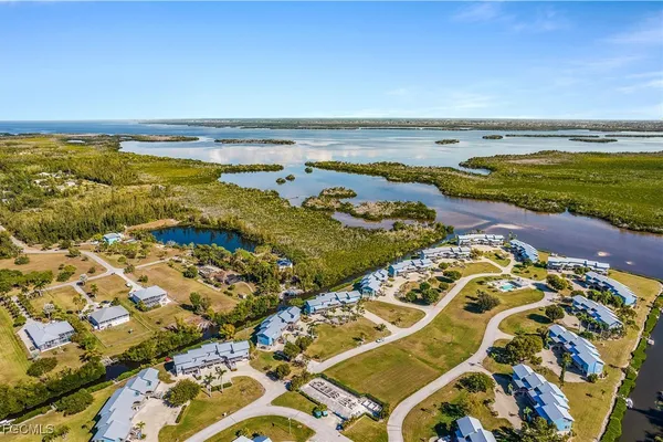 5301 BLUE CRAB CIR 4