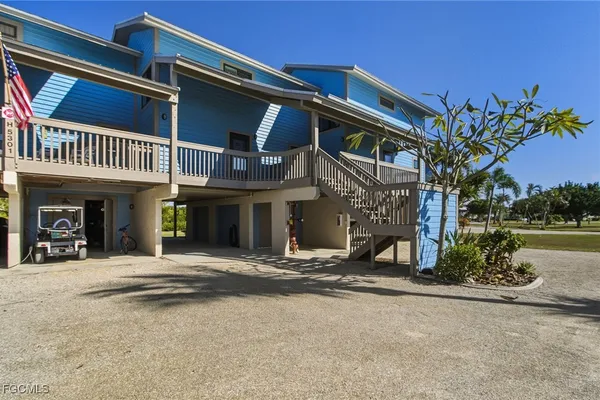 5301 BLUE CRAB CIR 4