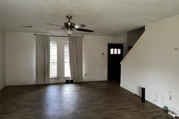 303 CYPRESS LN