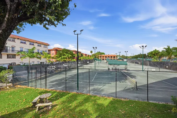 630 TENNIS CLUB DR 204