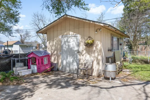 1326 KATHY AVE