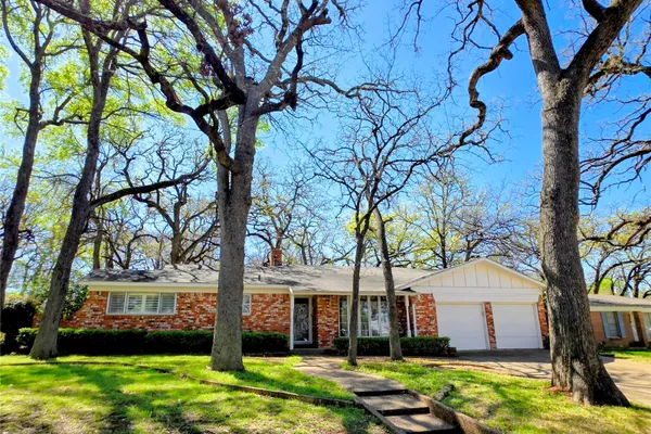 1020 REDBUD CT