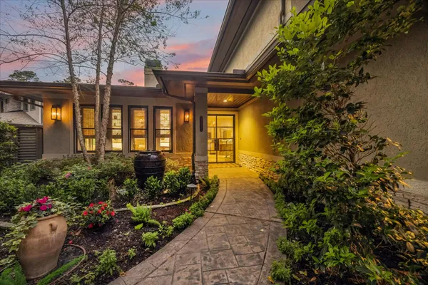 422 PINEWOLD DR