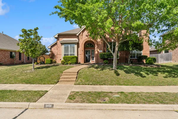 3905 LAKESIDE DR