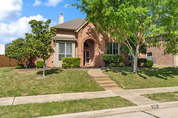 3905 LAKESIDE DR