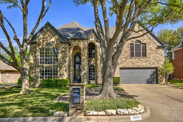 7129 ASPEN WOOD TRL