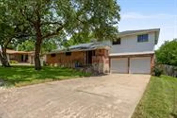 706 CAMBRIDGE DR