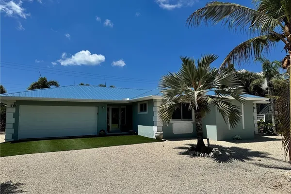 240 SOUTHWINDS DR