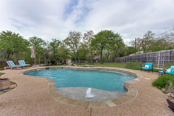 9714 WINDSOR CIR