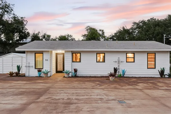710 SANDY HARBOR DR