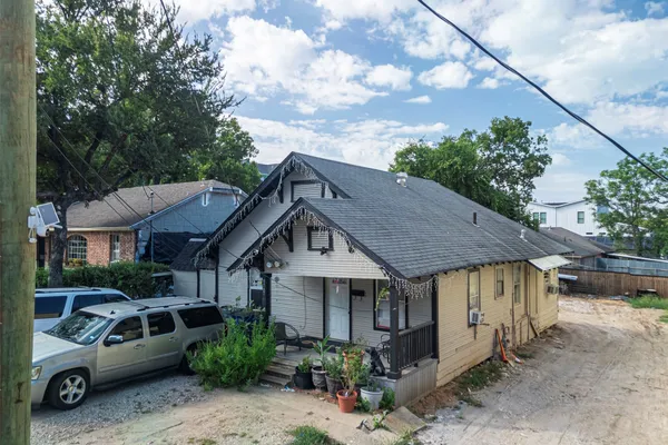 4707 SYLVESTER ST