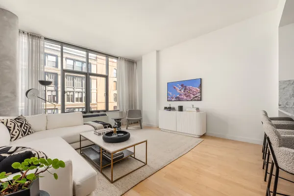 210 LAFAYETTE ST 5D