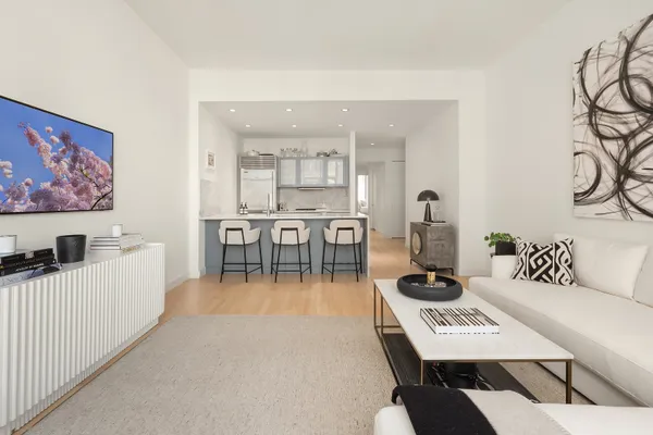210 LAFAYETTE ST 5D