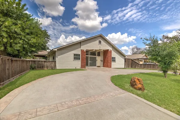 6946 COLE CREEK DR