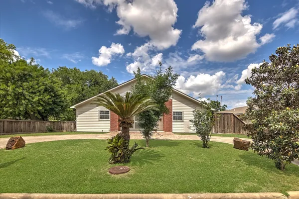 6946 COLE CREEK DR